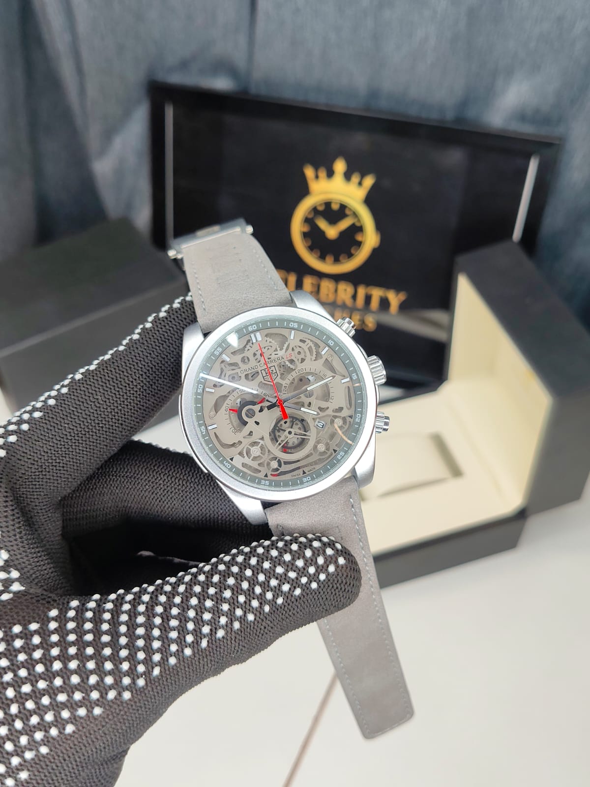 Tagg Huerr Men carreraa Classic White Grey Chronograph Analogue watch