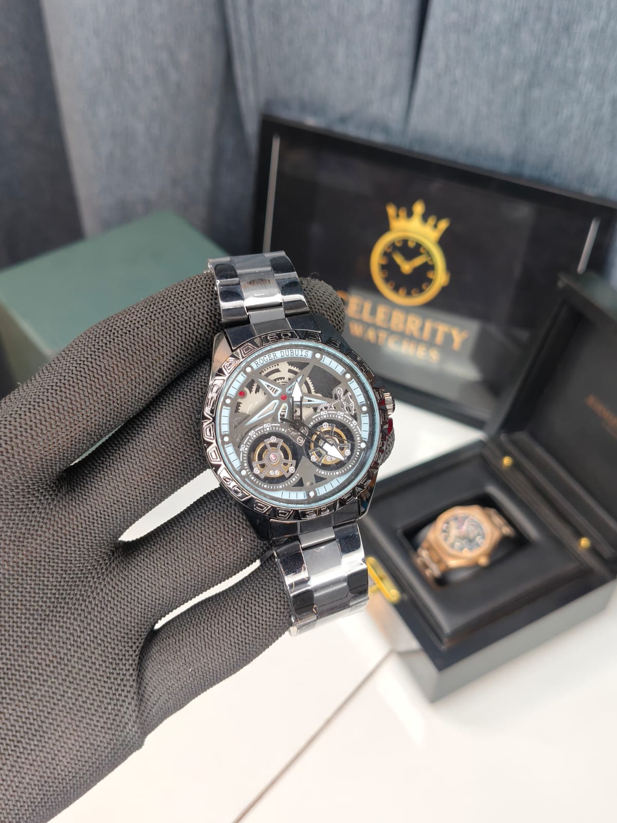 Rogerr Dubbis Quartz Black Spinning Movement