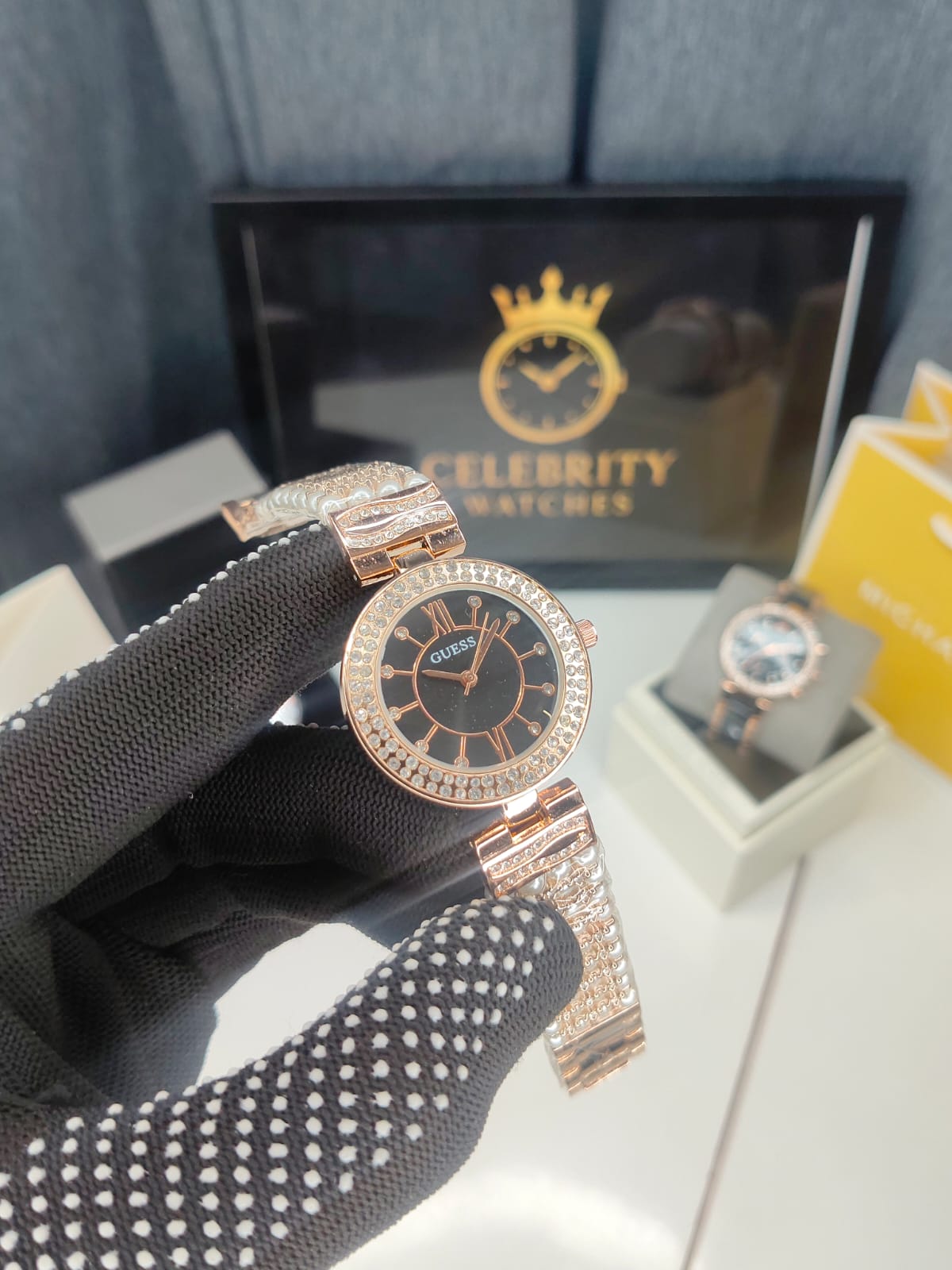 Guesss Analogue watch for women Stainless Steel, Rose gold color band, black dail, Diamond bazel